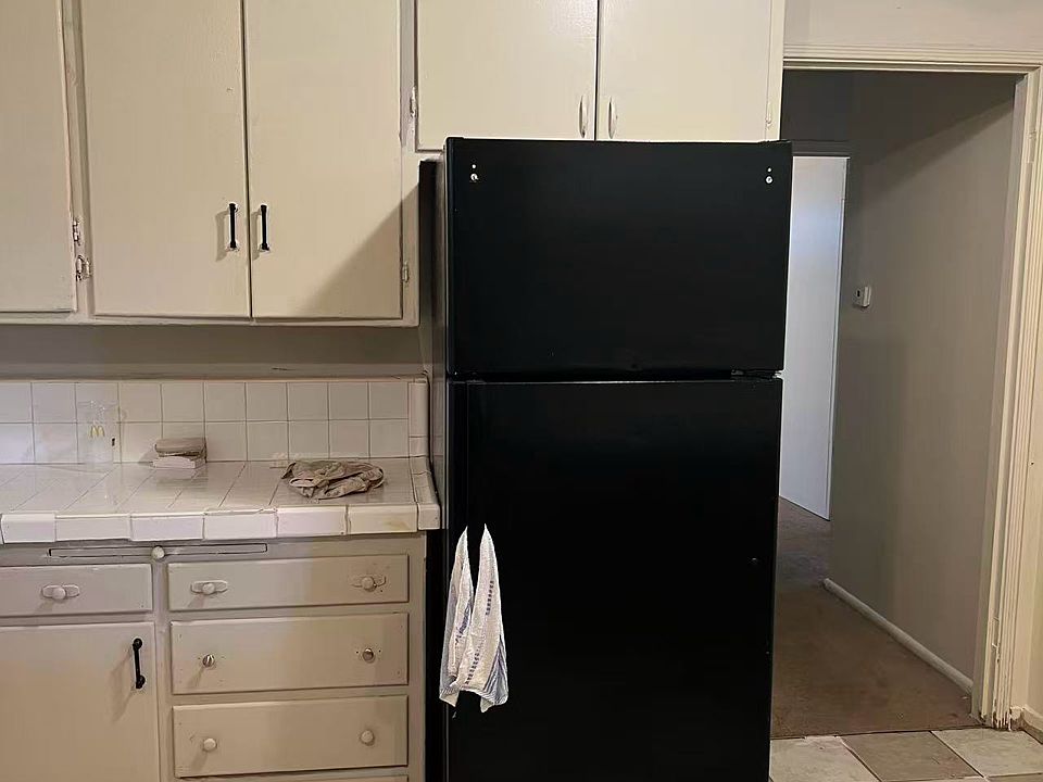 1st image of 1925 Norris Dr W