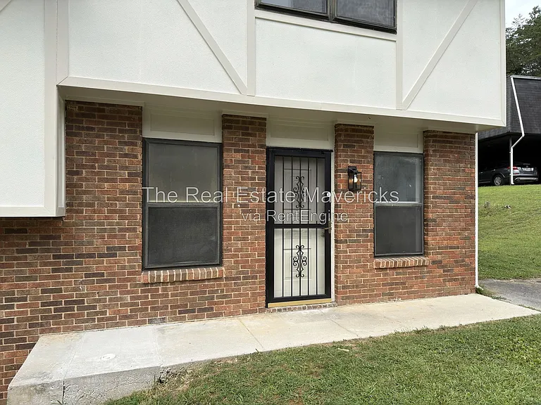 2318 Green Forest Dr #B — Photo 3