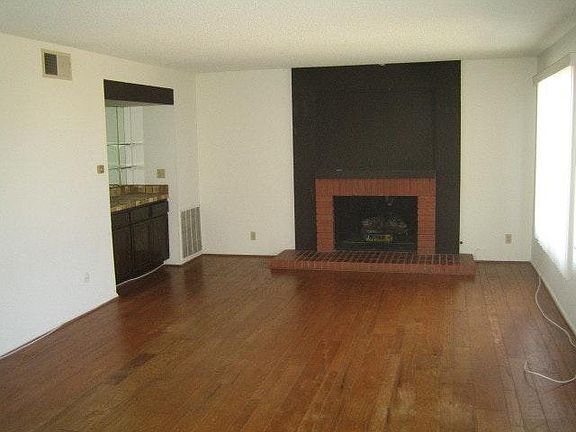 3rd image of 3219 Singingwood Dr