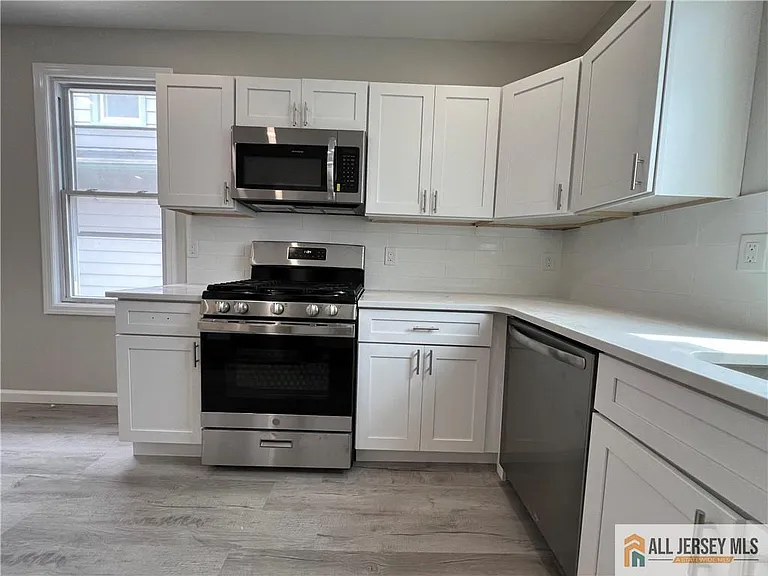 588 Livingston Ave #2-B — Photo 8