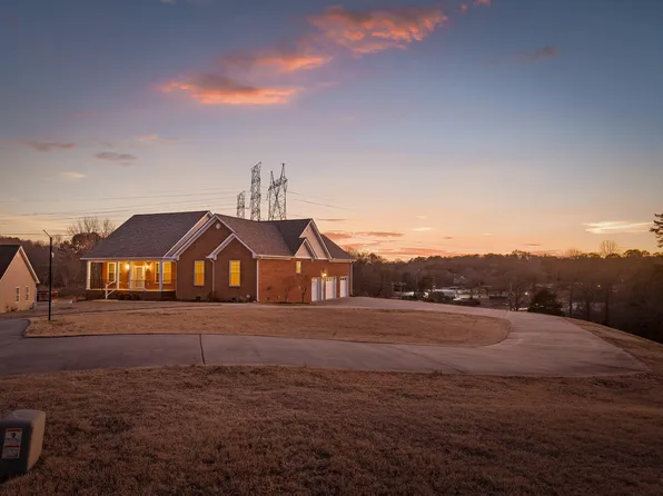 220 Battle Bluff Dr, Rossville, GA 30741