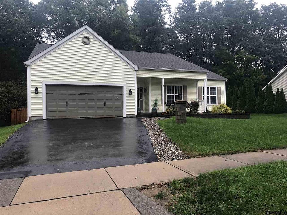 2nd image of 7 Evergreen Dr