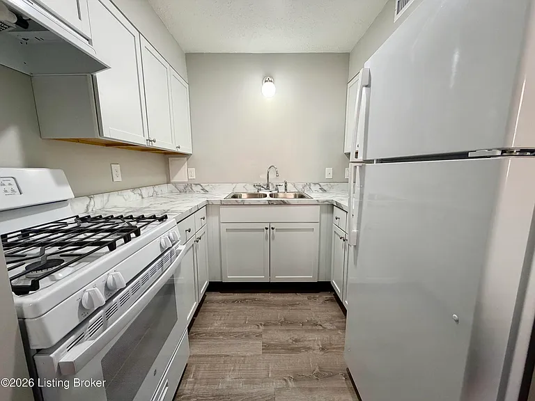 1922 Silver St #4 — Photo 6