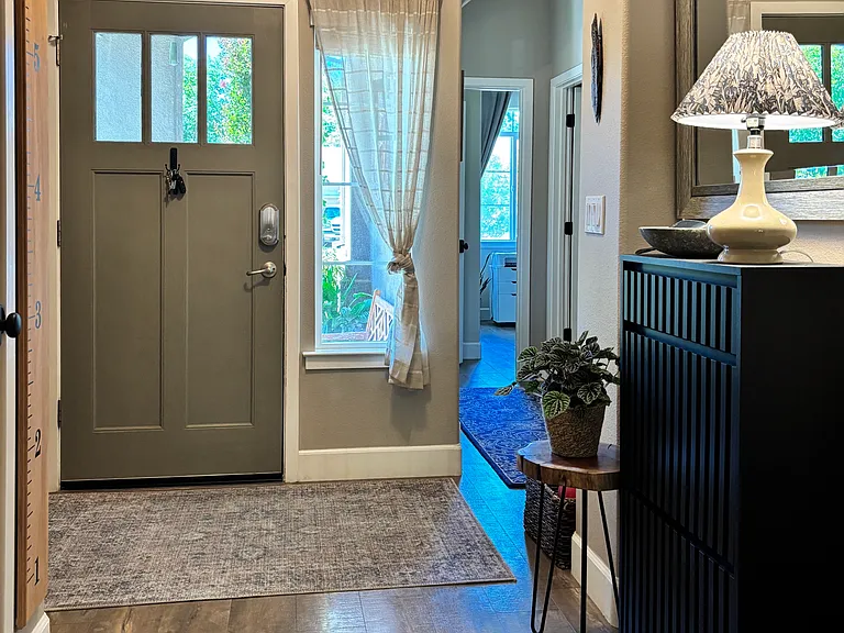2550 Valhalla Pl — Photo 3