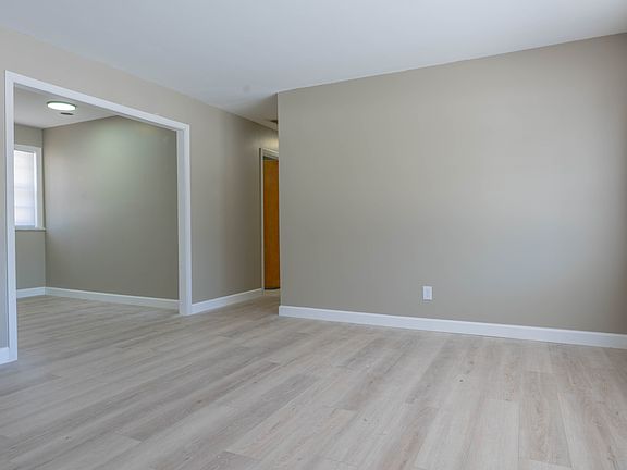 4th image of 7106 McLain Dr