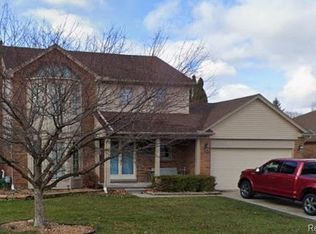 44165 Cadburry Dr, Clinton Township, MI