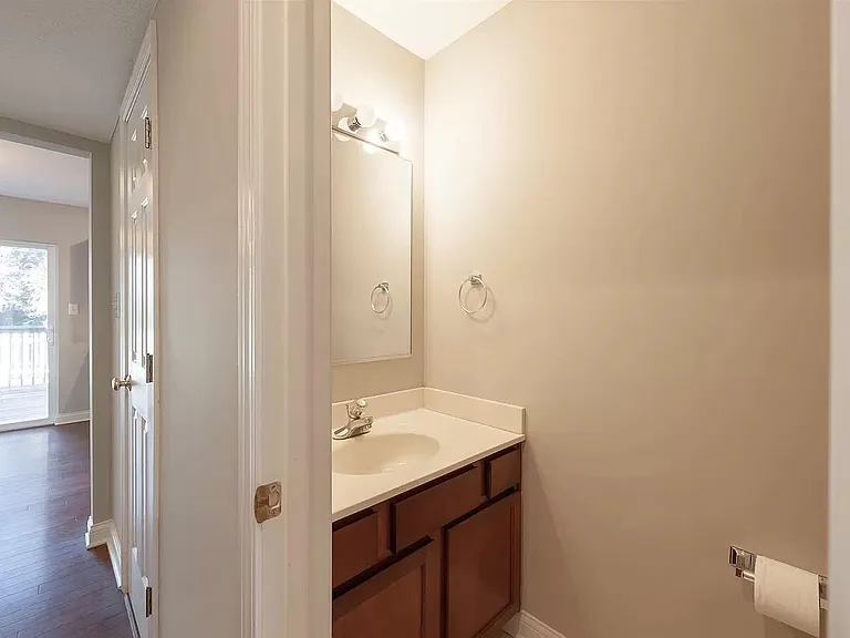 3816 S Claybridge Dr — Photo 5