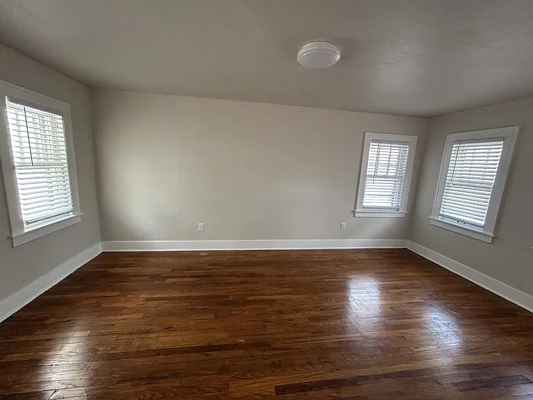 106 W Hudson St — Photo 11
