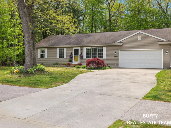 15892 Groesbeck St, Grand Haven, MI 49417