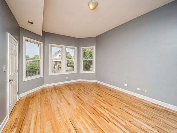 5th image of 8020 S Coles Ave