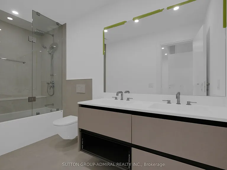 647 College St #101 — Photo 30