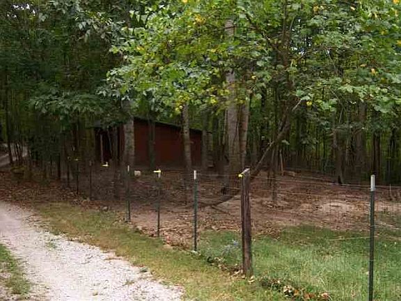 2nd image of 160 Duke Ln