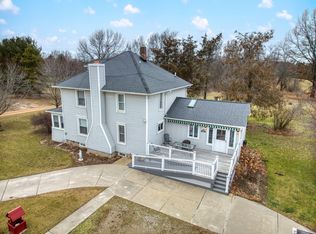 9412 White Rd, Linden, MI 48451