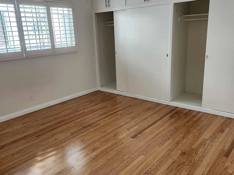 1261 E 1st St #7 — Photo 8
