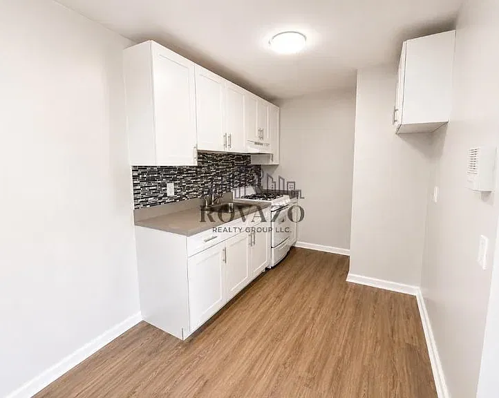 400-401 Stuyvesant Ave — Photo 2