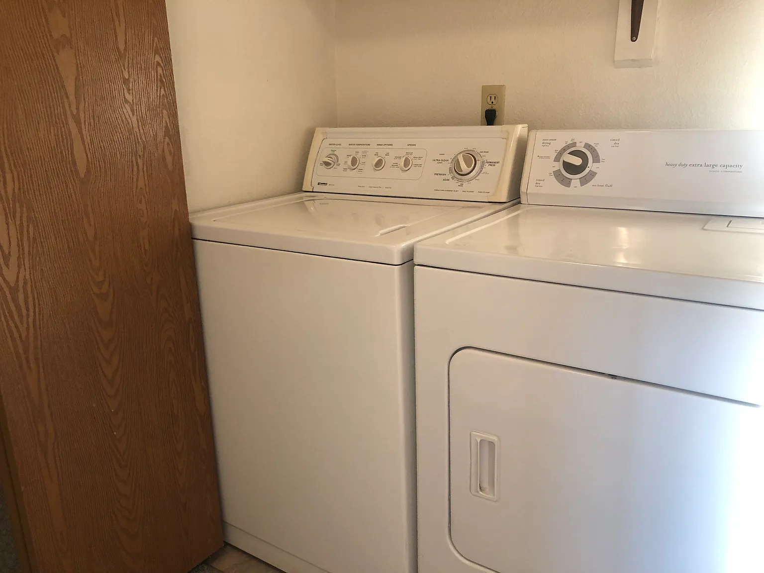 2 bed, 975 sqft, $1,350 — Photo 2