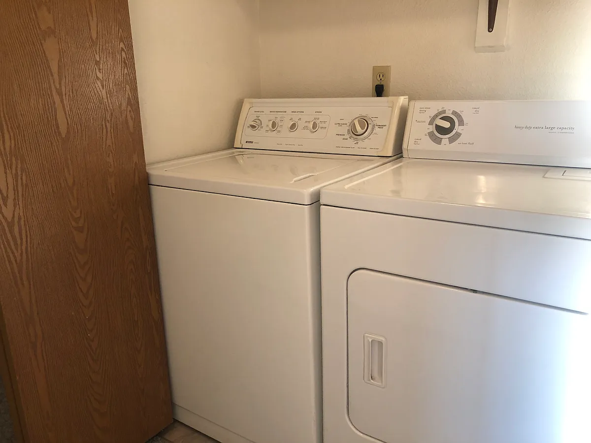 Building Photo - 885 SE Klemgard St #4