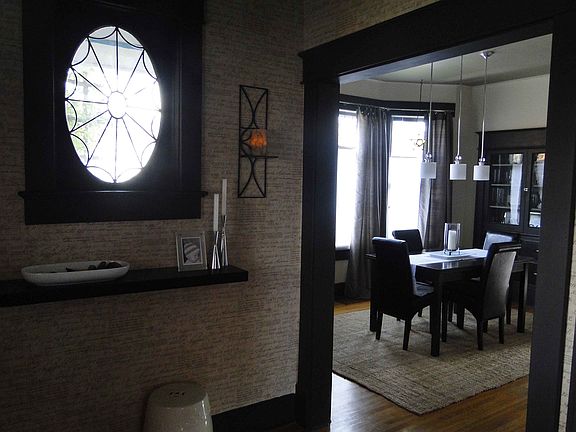 Entry Way viewing Dining Rm
