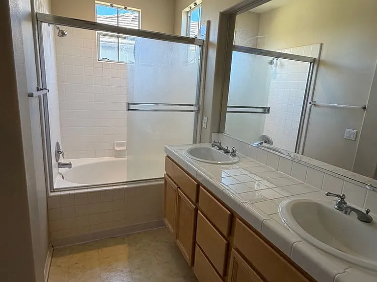 57 Del Ventura — Photo 12