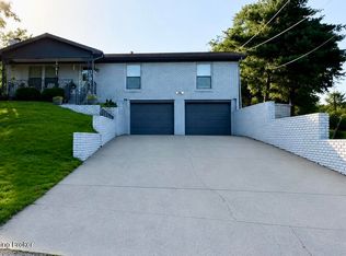10204 Eve Dr, Louisville, KY 40272