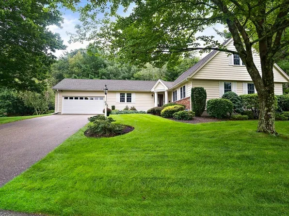 48 Lynnwood Ln, Worcester, MA 01609
