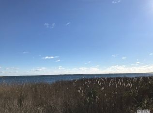 Hickory Rd, Mastic beach, NY 11951