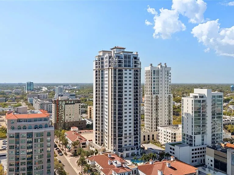 300 Beach Dr NE #302 — Photo 27
