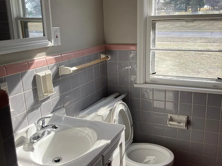 4302 N 52nd St #1 — Photo 7