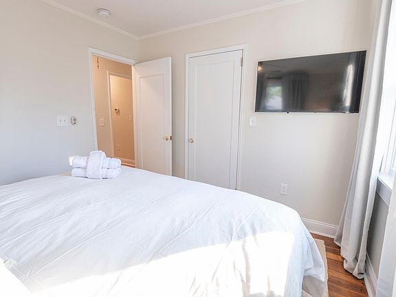 3rd image of 4708 Marlboro Pl