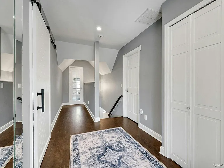 4 Lorraine Dr — Photo 18