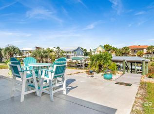 32403 River Rd, Robertsdale, AL 36561