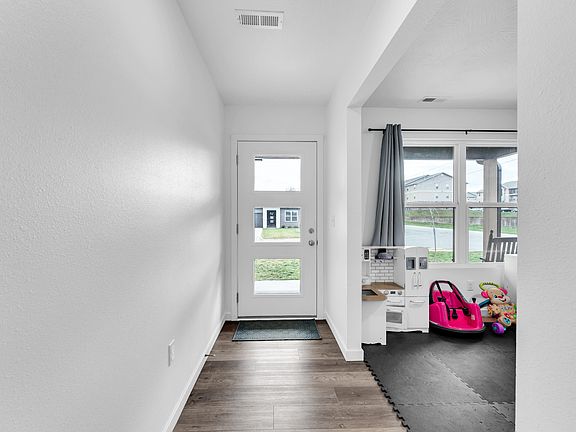 5th image of 3905 E Linden Lane
