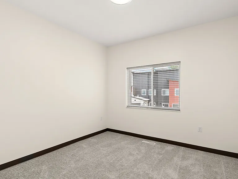 Manor Heights Townhome — Photo 51