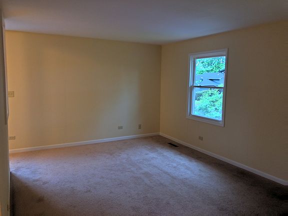 4th image of 1417 Barberry Ln