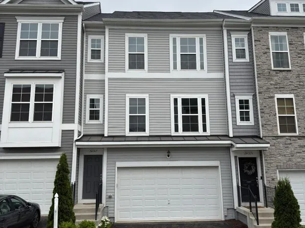 24067 Gumspring Kiln Ter, Sterling, VA 20166