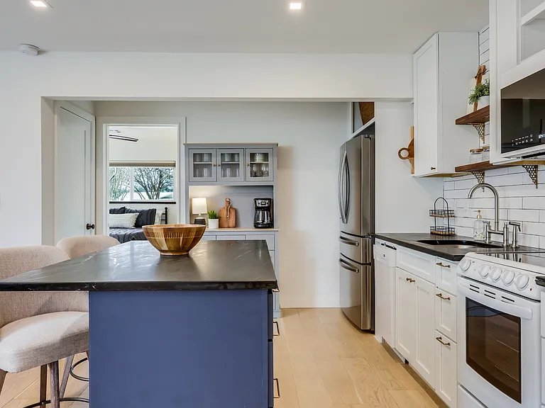 Westminster Dr — Photo 15