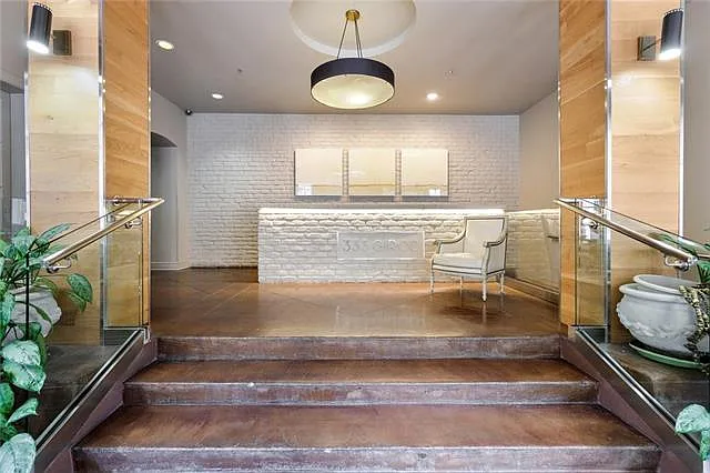 2 bed, 2.0 bath, 1122 sqft, $3,500 — Photo 3