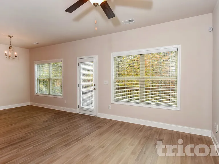 221 Ireland Ln — Photo 3