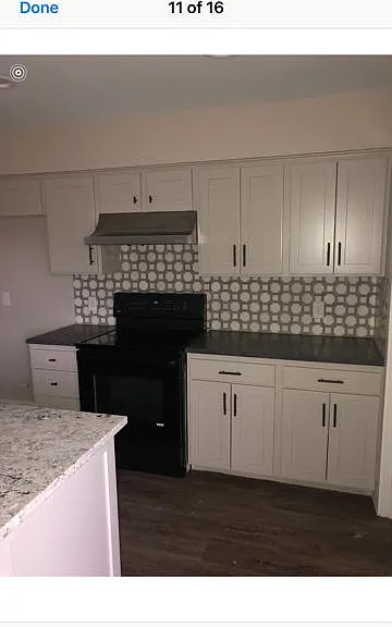 1102 N Yale Blvd — Photo 2