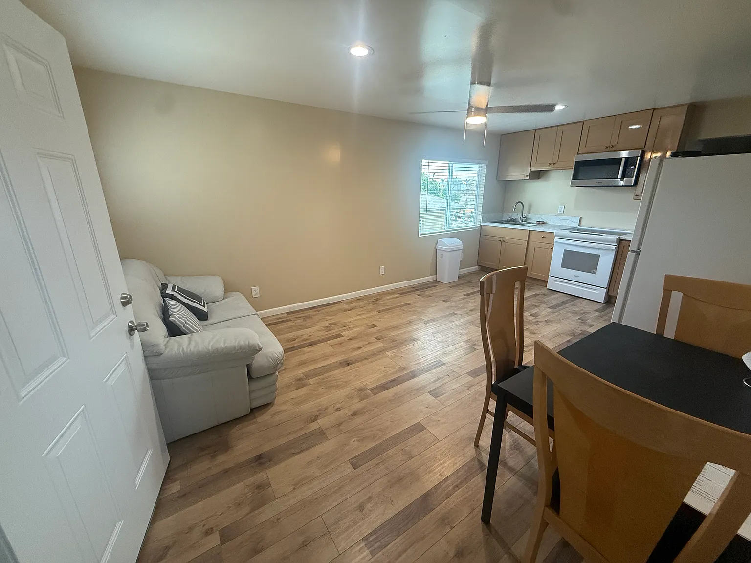4 bed, $3,500 — Photo 2