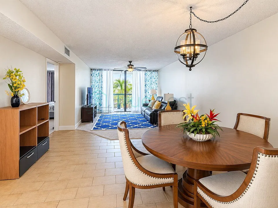 1401 W Golfview Dr #1