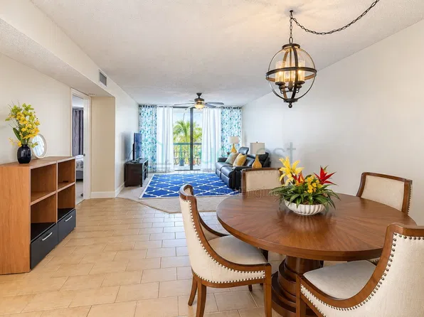 1401 W Golfview Dr #1, Hollywood, FL 33026