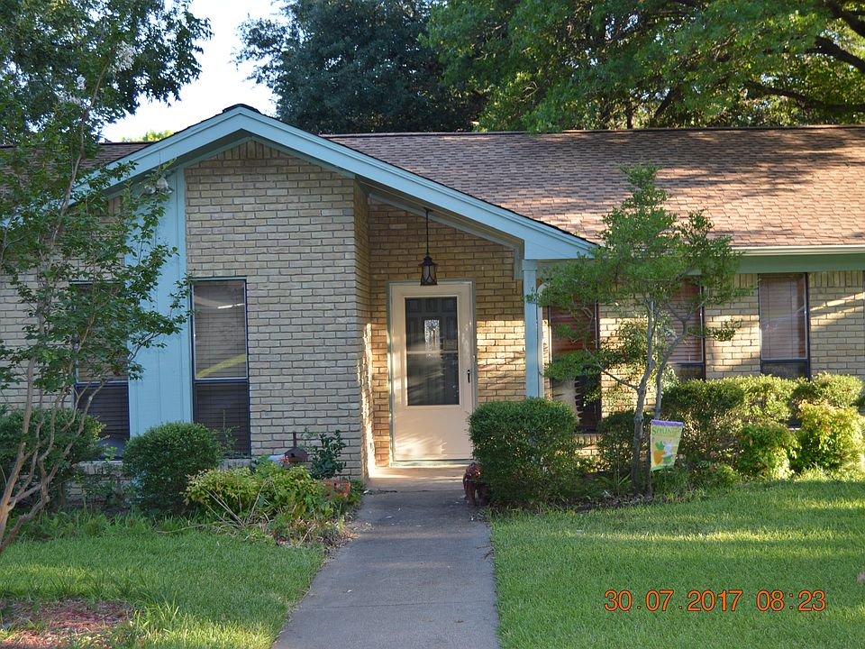 1st image of 2908 Brookview Dr