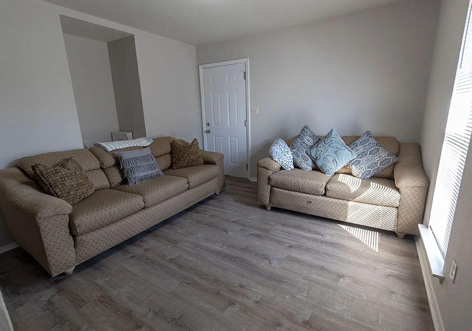 Stonegate Complex -- Fully Furnished and Utilities Included! — Photo 3