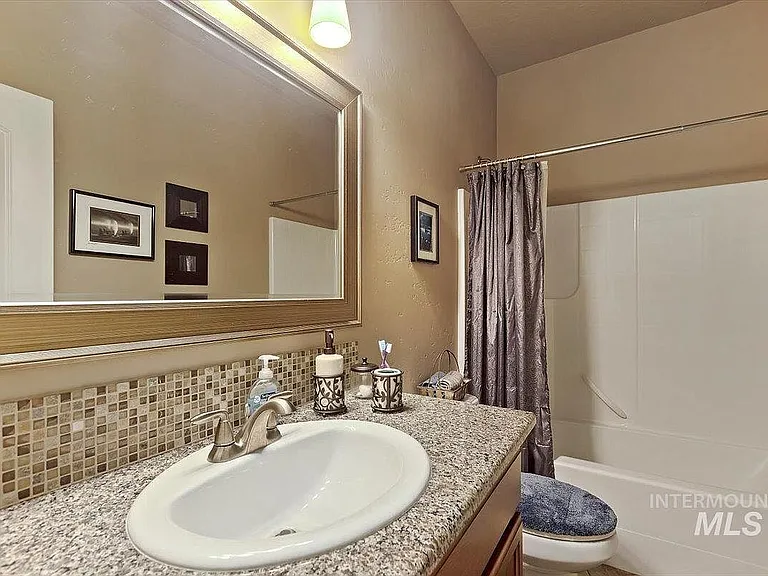 2549 E Satterfield St — Photo 26
