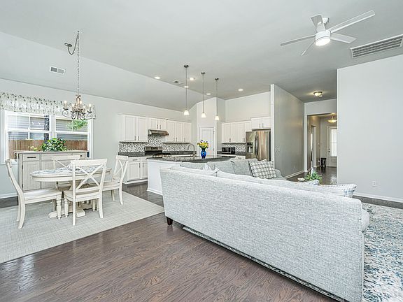 4th image of 107 Yeamans Way