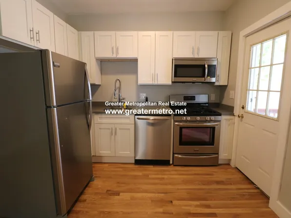 535 E 8th St #3, Boston, MA 02127