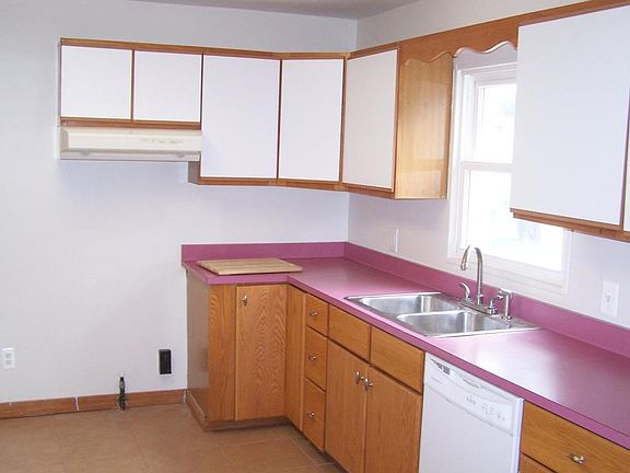 5th image of 4679 Syracuse St