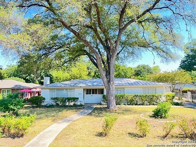 1st image of 235 NORTHRIDGE DR