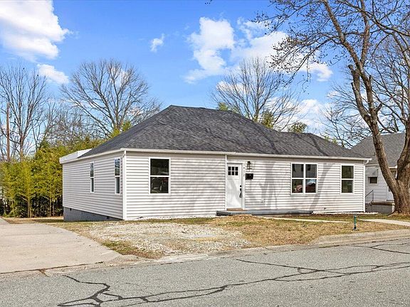 2nd image of 1412 Ashe St